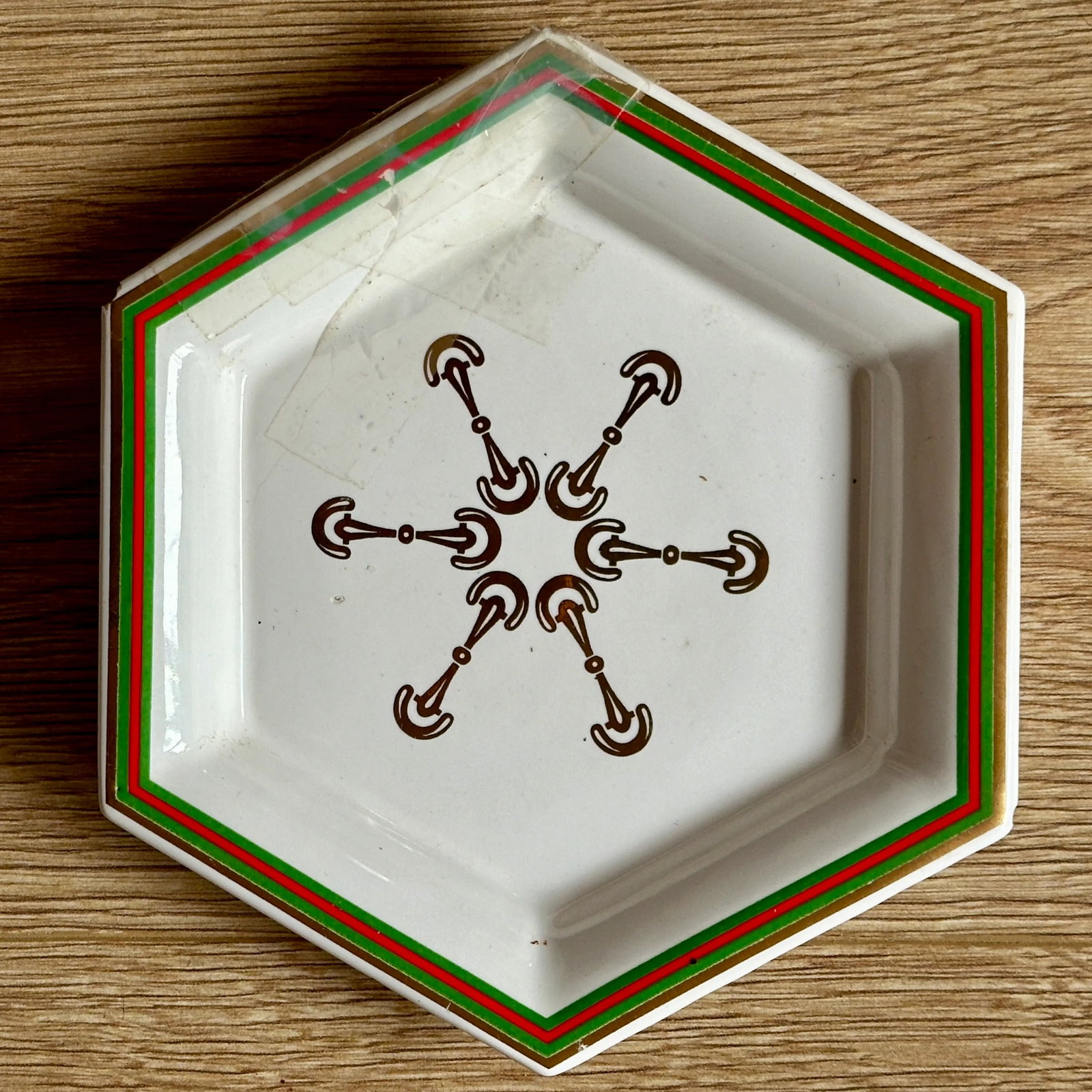 Vintage 1970s Gucci Horsebit Porcelain Hexagon 4 Appetizer Coaster Plate Set in Leather Case - 9