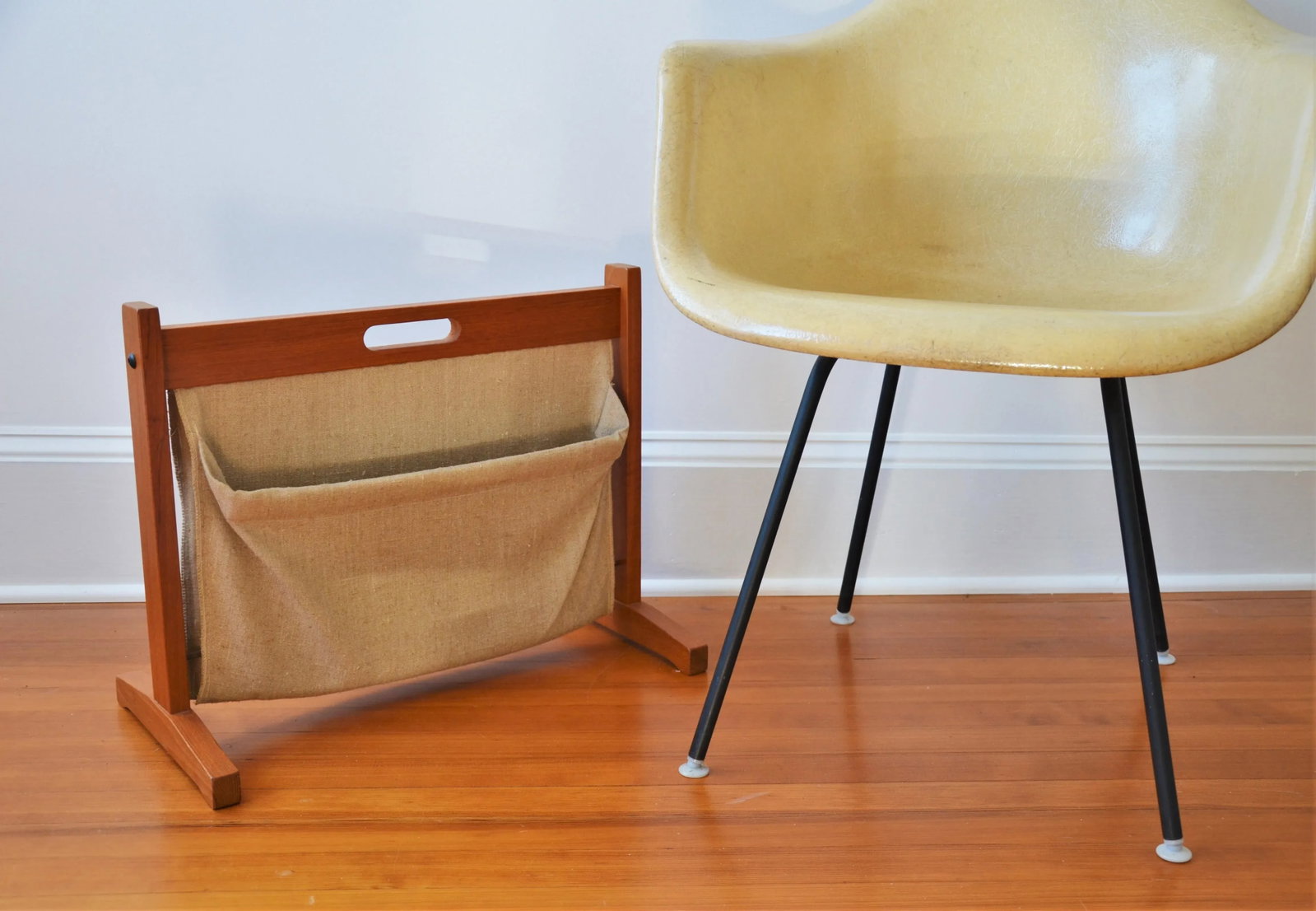 Brdr Furdo Danish Modern Teak and Linen Double Magazine Rack - 3