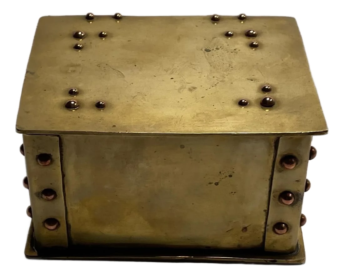 Antique Arts & Crafts Brass and Copper Box: Early 20th century Arts and Crafts mixed metal handmade lidded box. Brass walls and hinged with copper rivets, unmarked. Condition: Alterations: Original Condition Unaltered Imperfections: Some