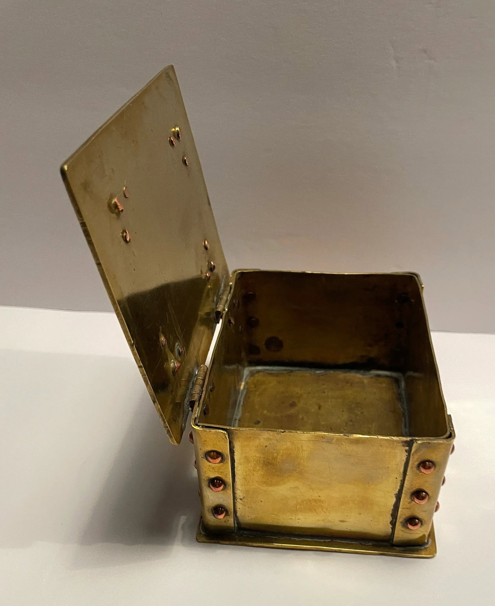 Antique Arts & Crafts Brass and Copper Box - 4