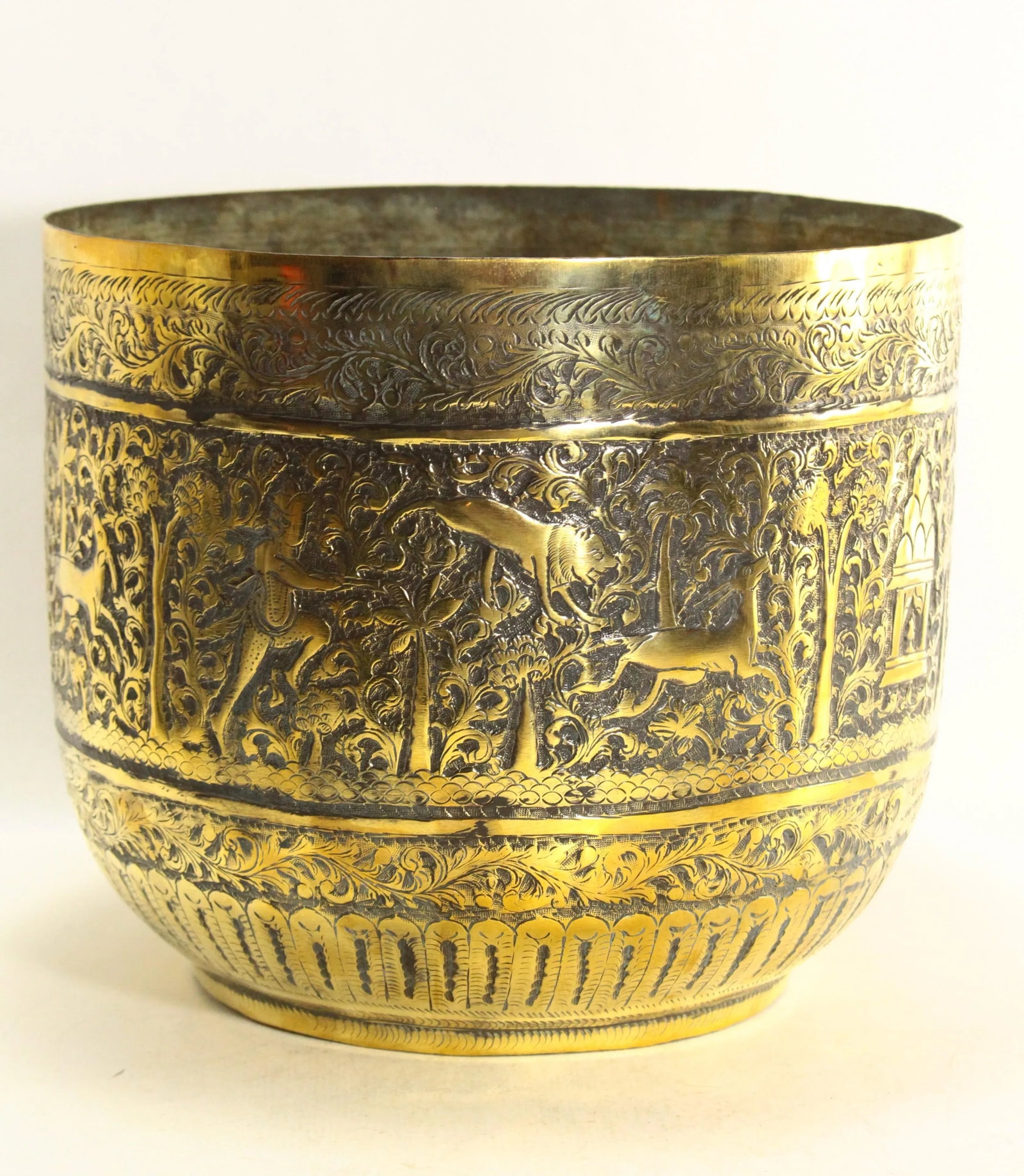 19th Century Mughal India Embossed Brass Cash-Pot Planter Jardiniere - 2