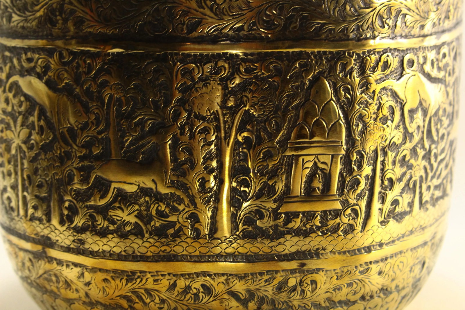 19th Century Mughal India Embossed Brass Cash-Pot Planter Jardiniere - 5