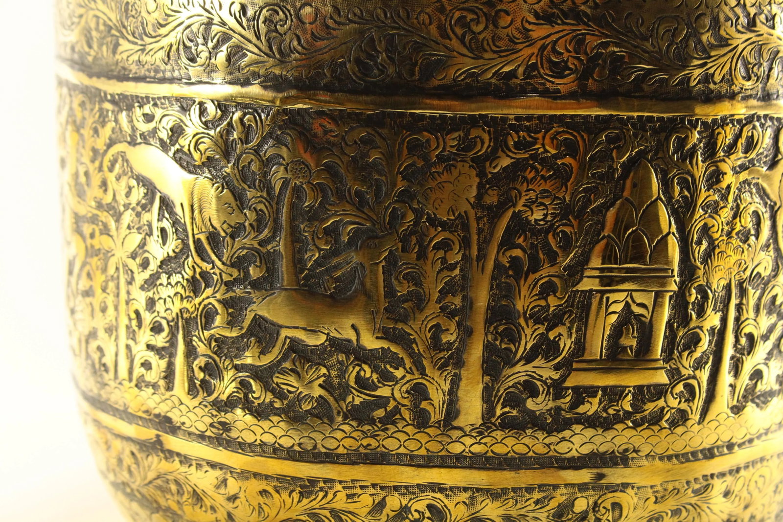 19th Century Mughal India Embossed Brass Cash-Pot Planter Jardiniere - 6