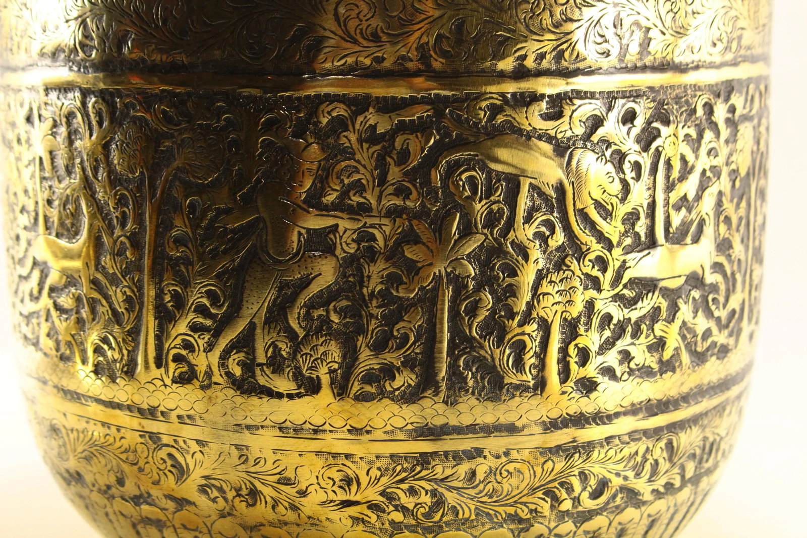 19th Century Mughal India Embossed Brass Cash-Pot Planter Jardiniere - 7