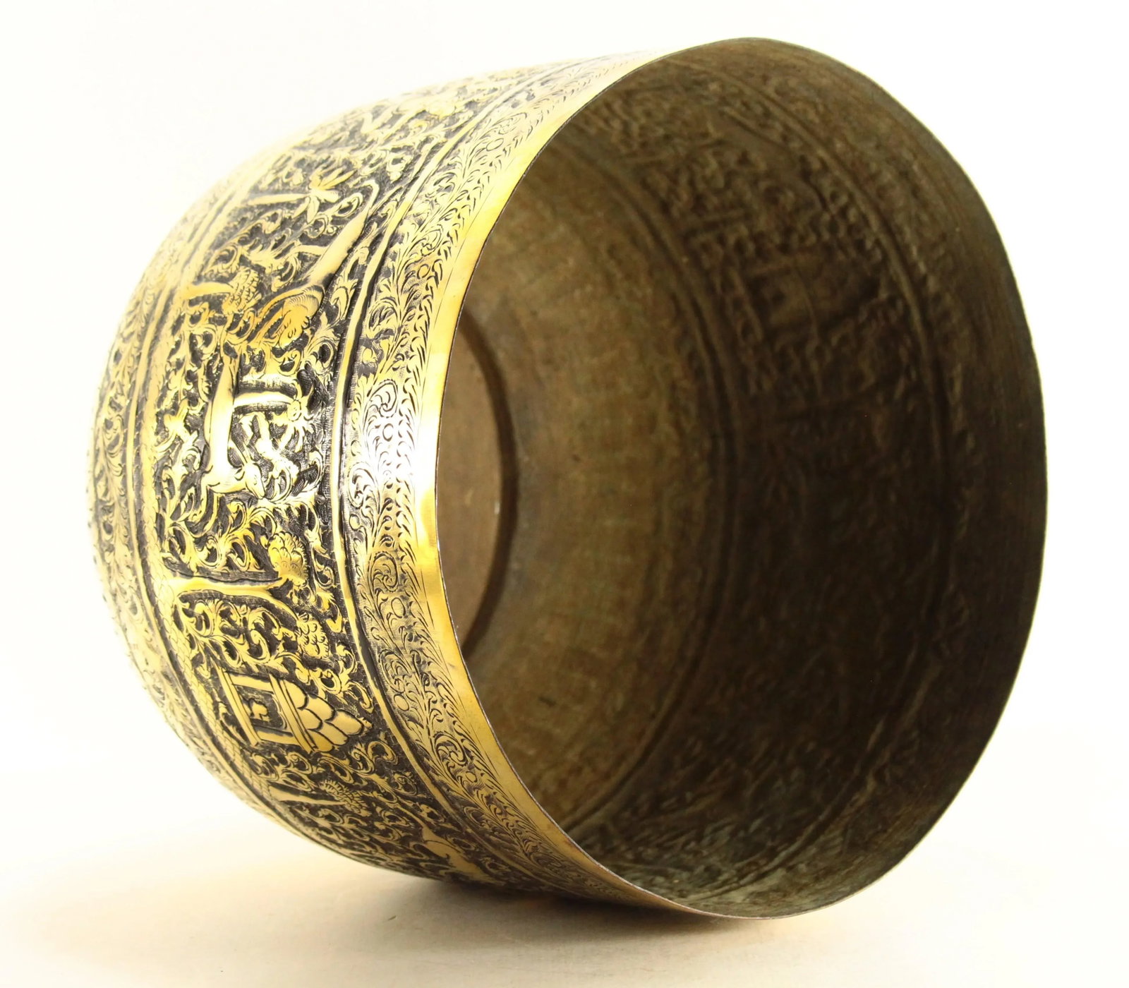 19th Century Mughal India Embossed Brass Cash-Pot Planter Jardiniere - 8