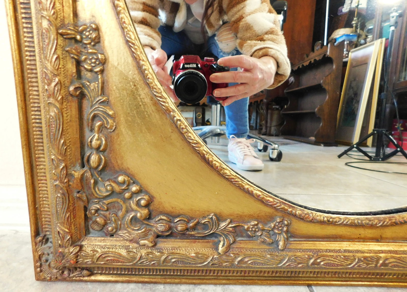 Vintage C1980s Ornate Gold Floral Wood Hanging Wall Mirror - 9