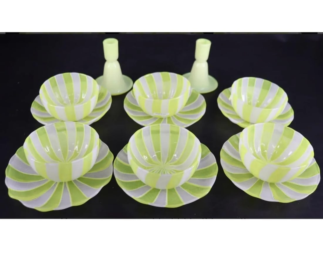 12 Pieces of Venini Latticino Yellow & White Desert Bowls and Plates. - 5