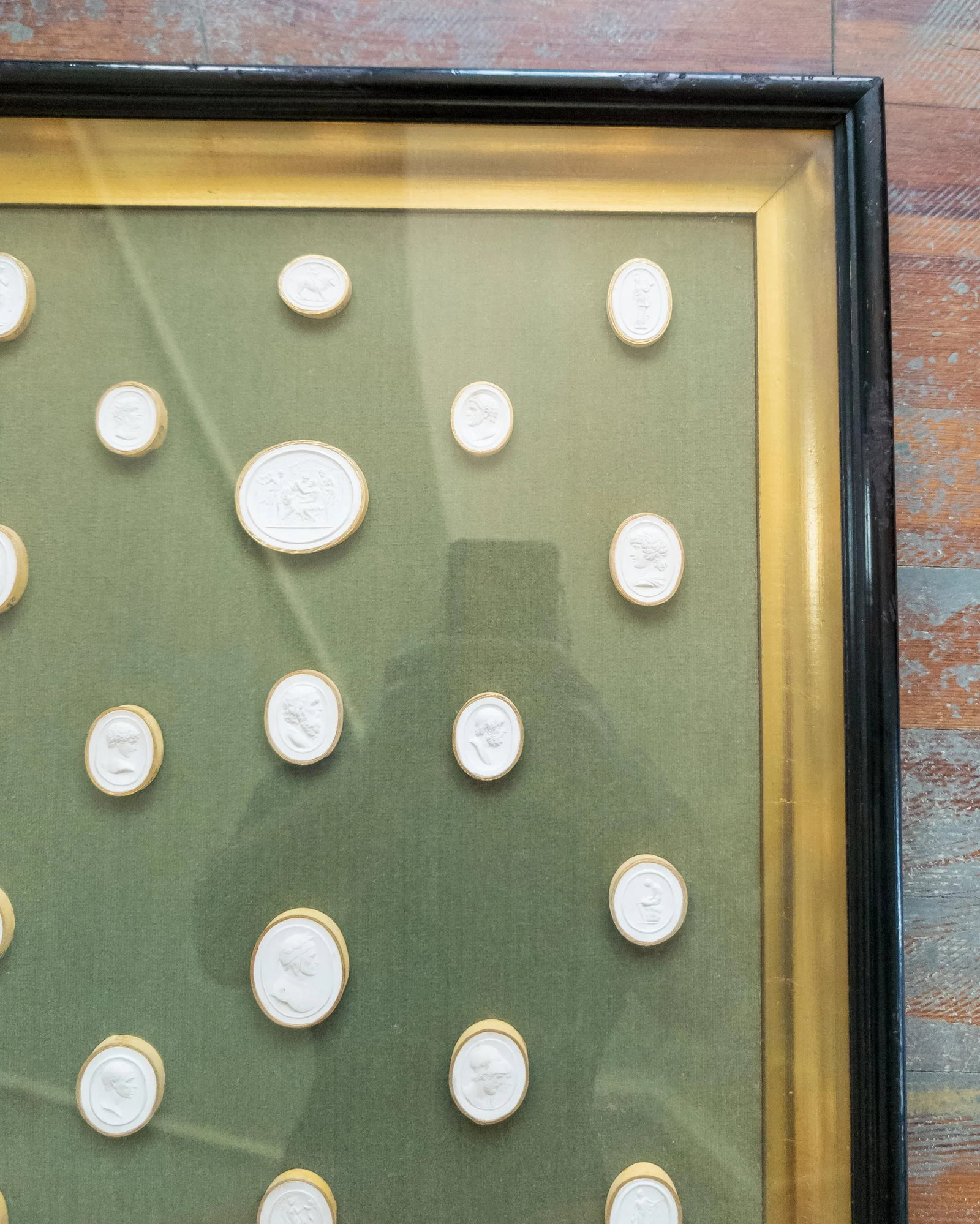 19th Century Framed Set of Italian Grand Tour Intaglios in Shadow Boxes - 10