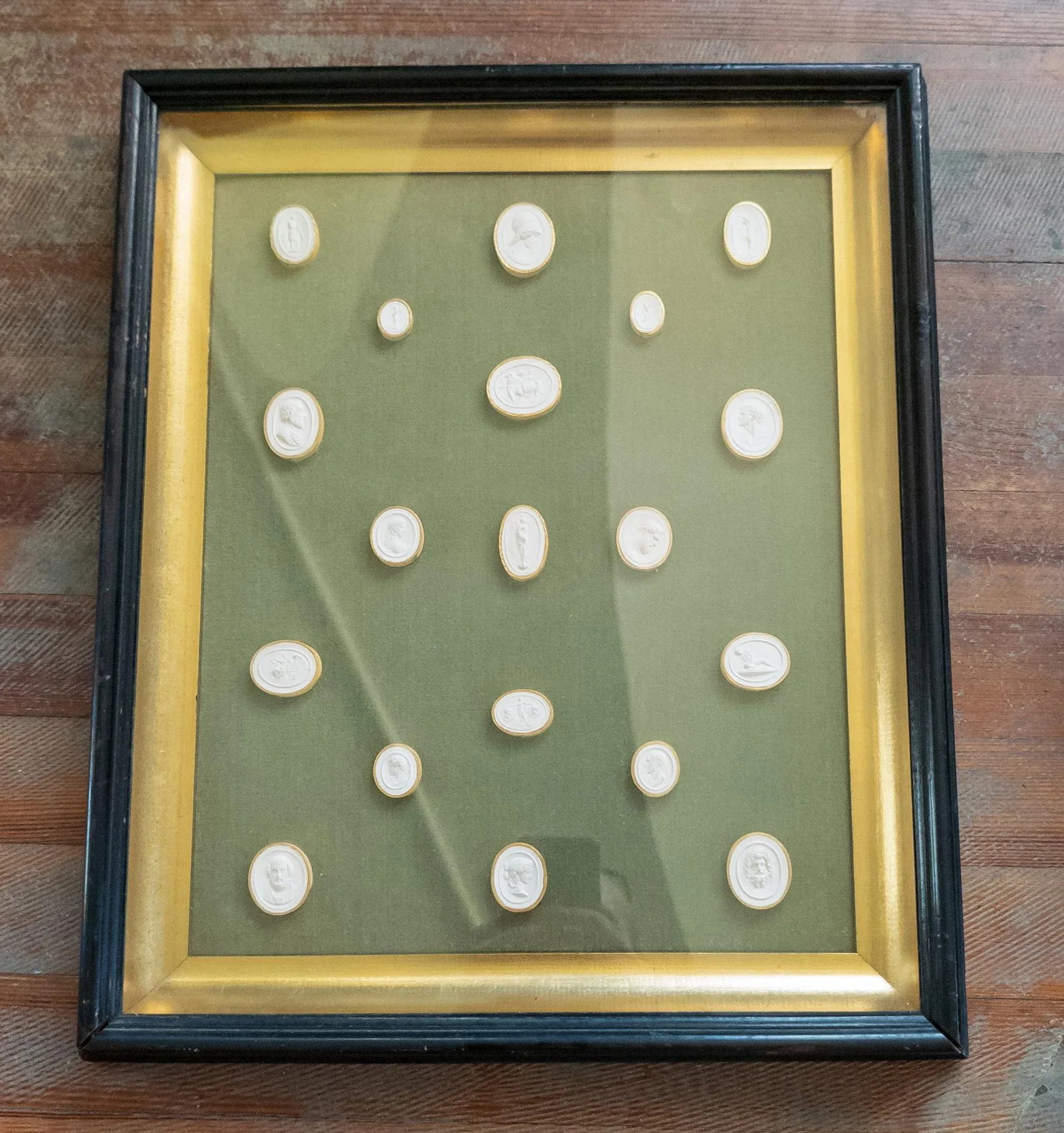 19th Century Framed Set of Italian Grand Tour Intaglios in Shadow Boxes - 2