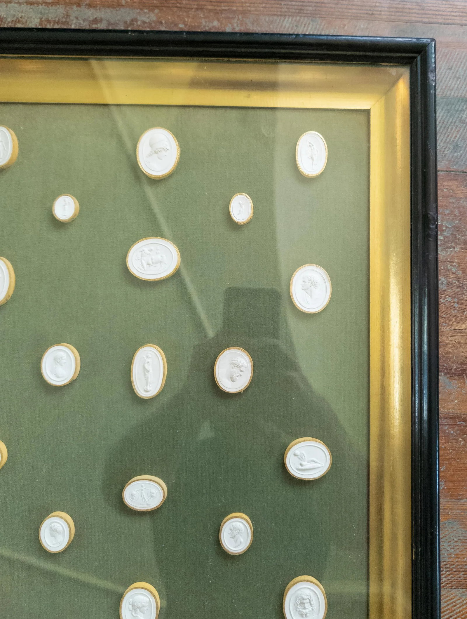 19th Century Framed Set of Italian Grand Tour Intaglios in Shadow Boxes - 4