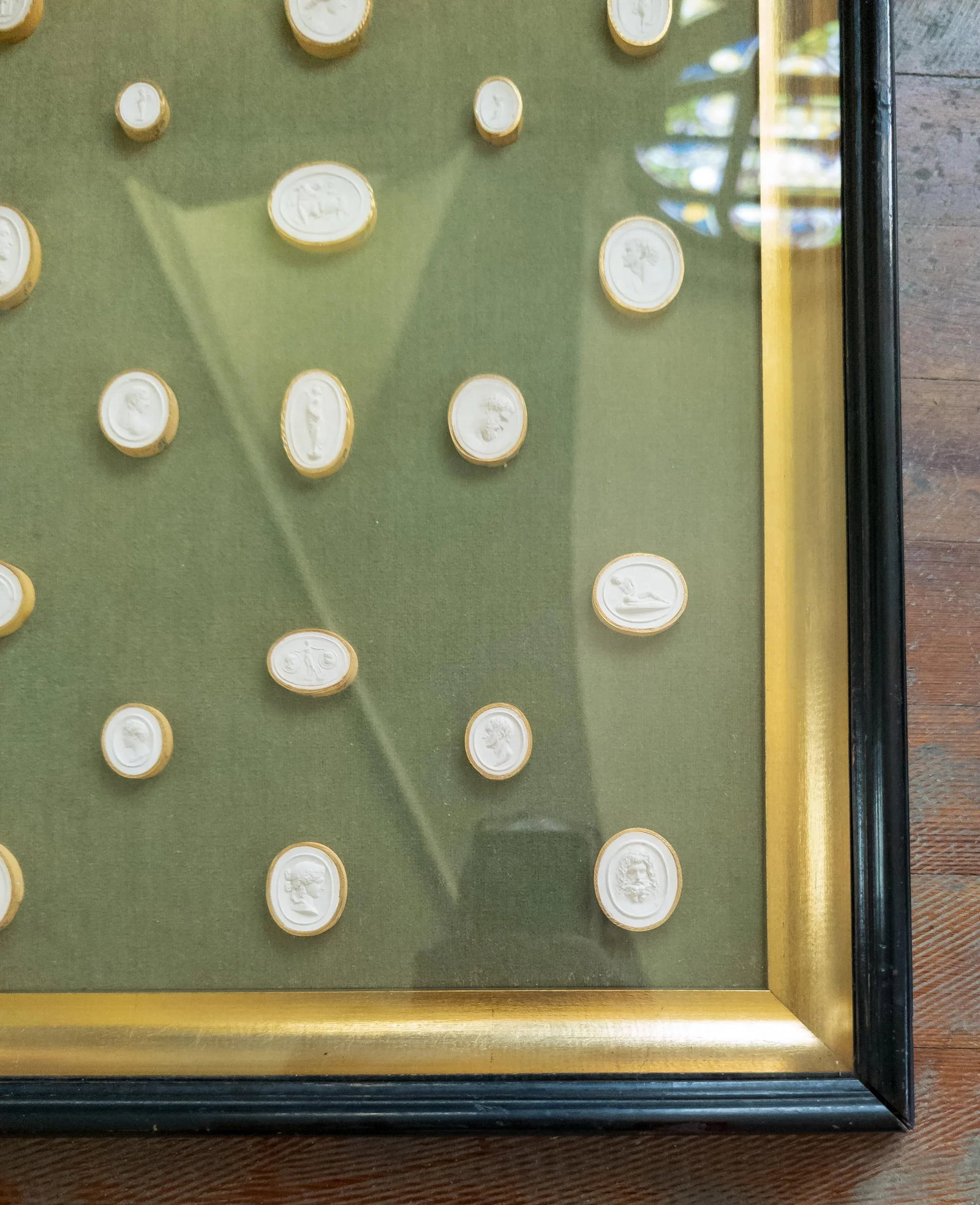 19th Century Framed Set of Italian Grand Tour Intaglios in Shadow Boxes - 5