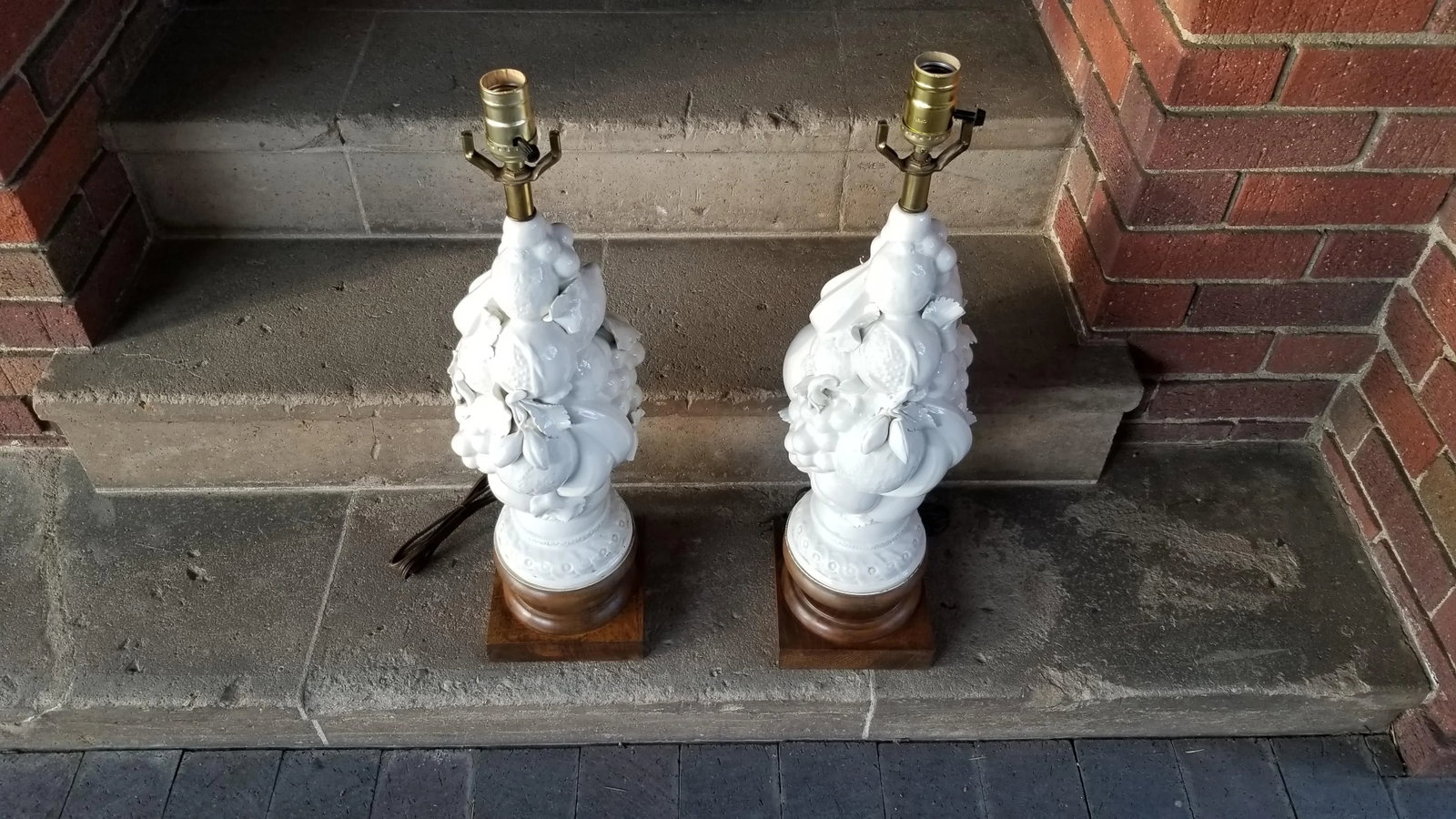 1960s Italian Blanc De Chine Fruits Topiary Table Lamps - a Pair - 10