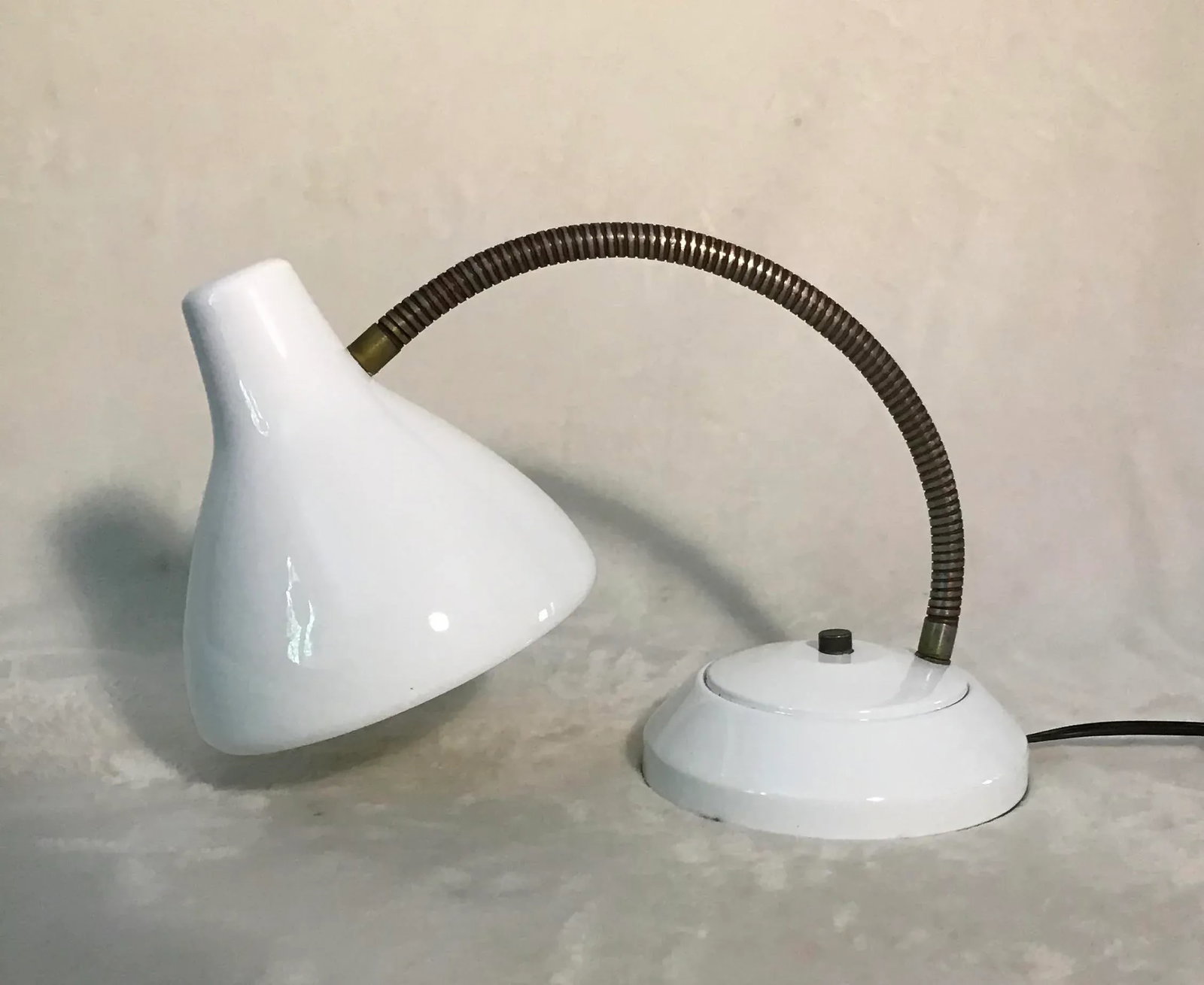 1950s Mid-Century Industrial White Metal Desk Lamp - 9