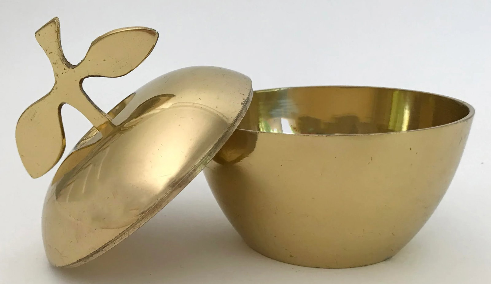 Vintage MCM Brass Apple Lidded Jar With Leaf Stem Handle - 3