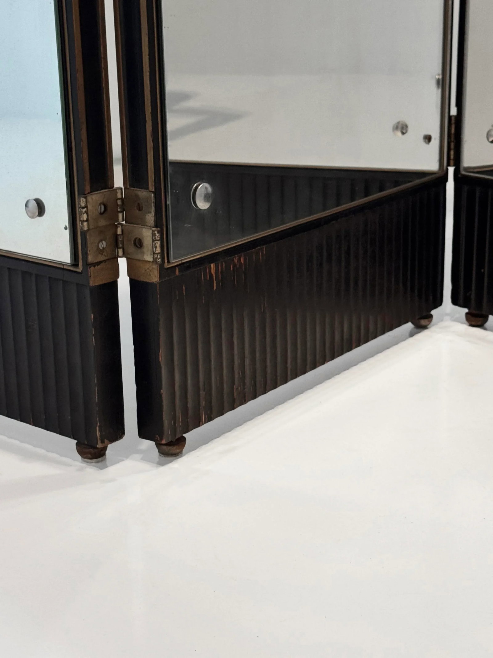 1930s Mirrored Art Deco Regency Folding Screen - 4