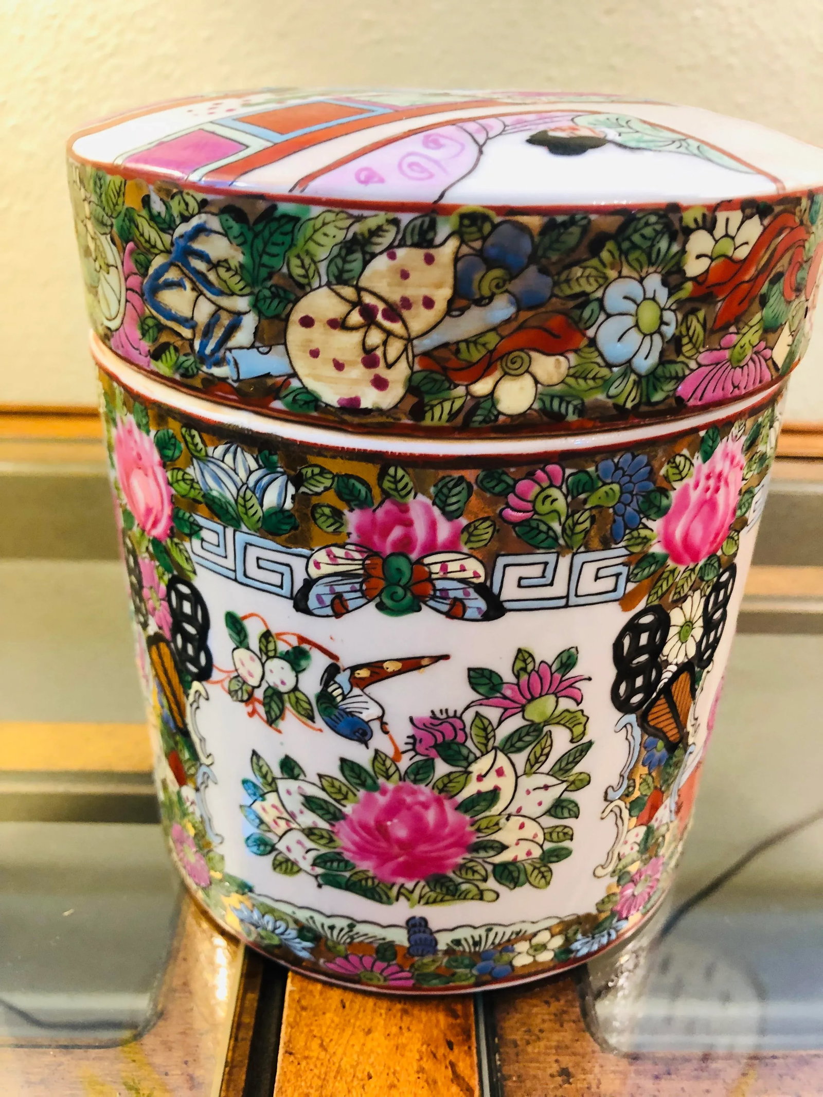 Rose Medallion Famille Canister - 2