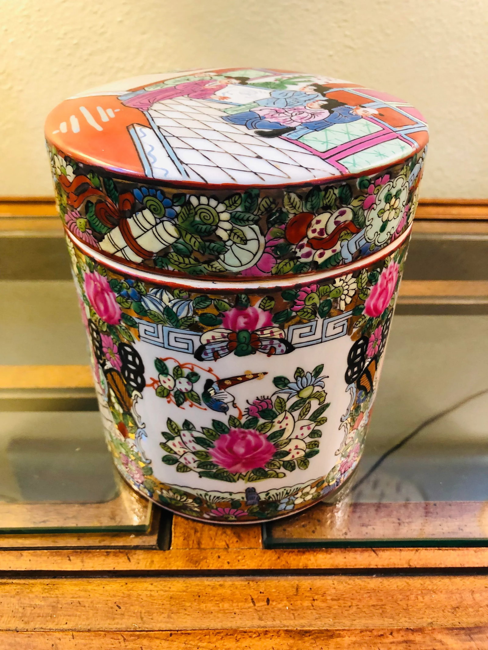 Rose Medallion Famille Canister - 3