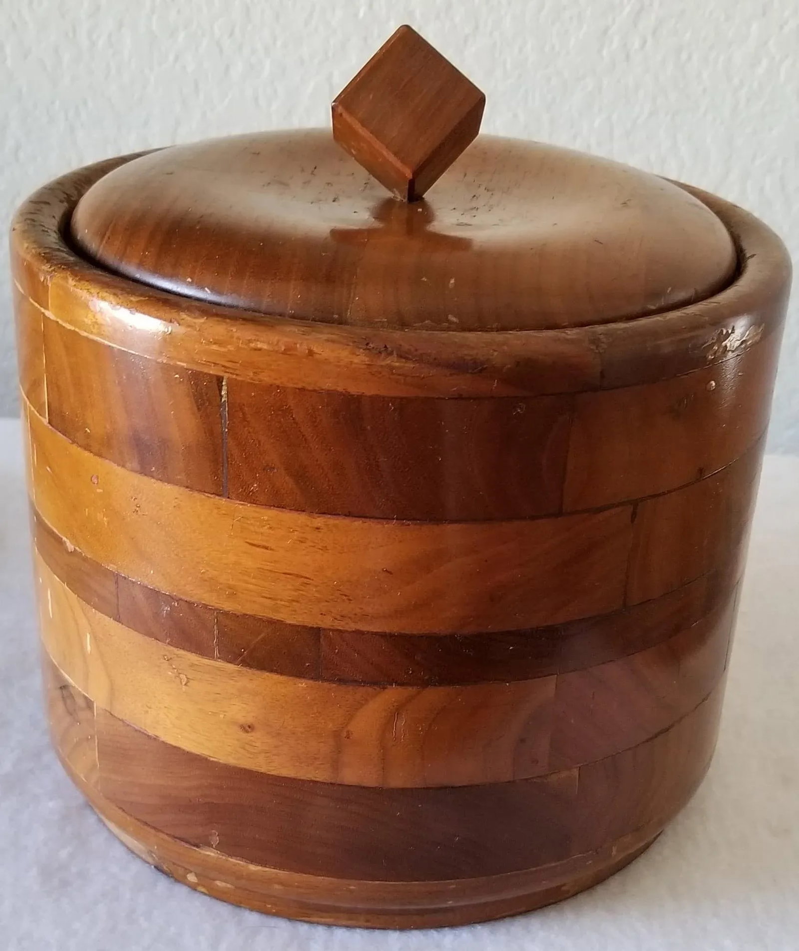 Mid-Century American Walnut Weathered Ice Bucket With Lid Glass Liner - 7