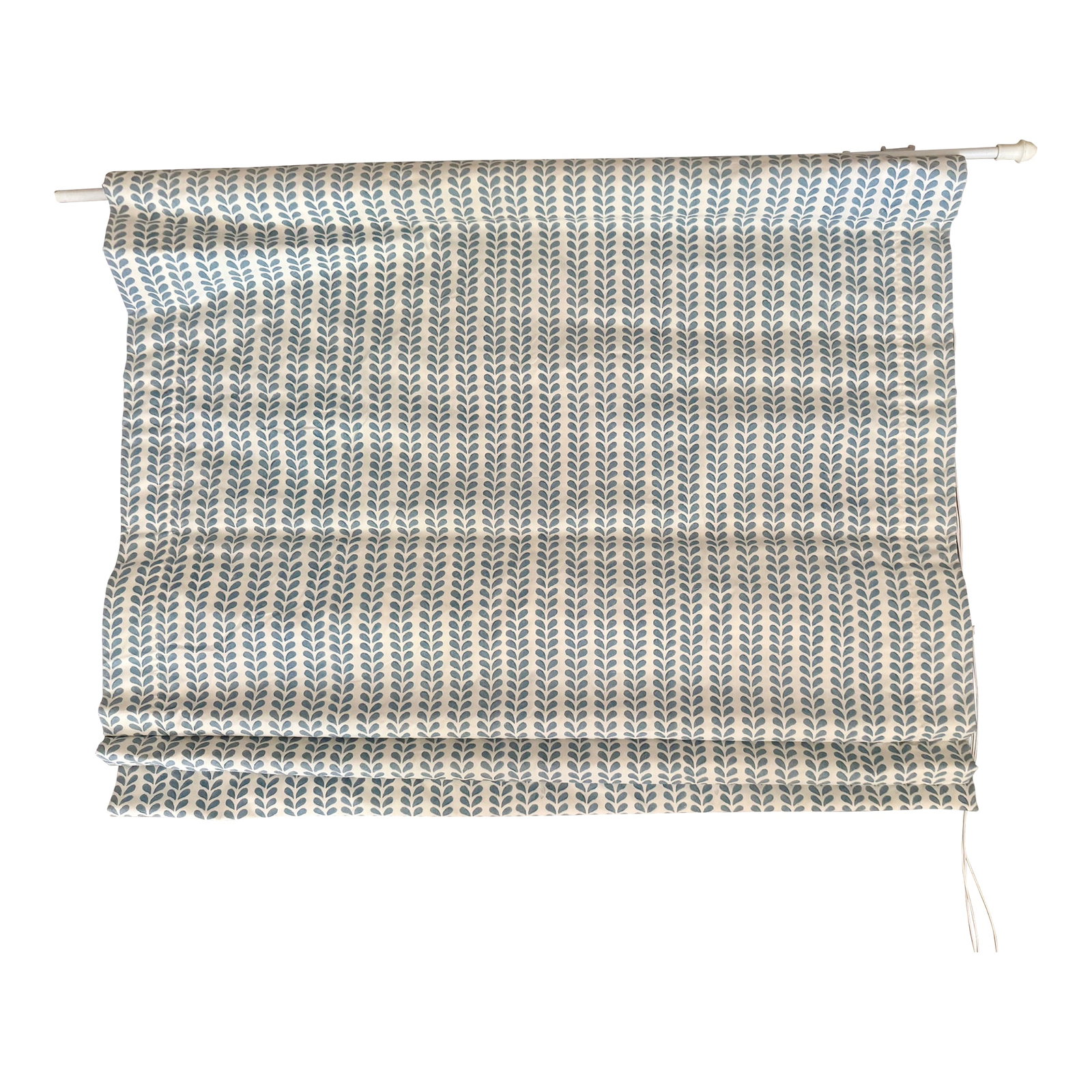 Schumacher Bindi Hand Block Print Roman Shade: Bindi Hand Block Print Roman shade inside mount. New condition. 29"W x 45"L. Condition: Imperfections: No Imperfections Condition Notes: Like new Origin: United States Creator: Brand: Schumacher