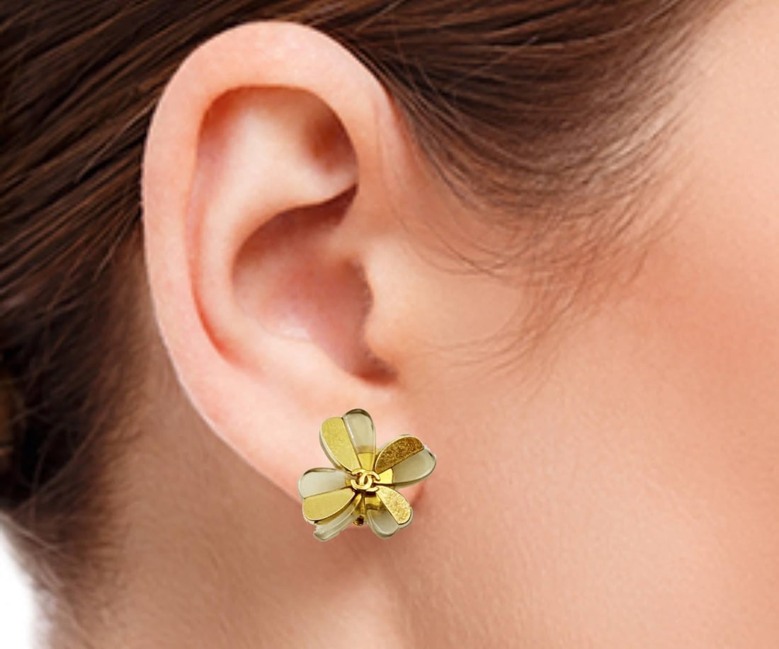 Chanel Vintage Gold Plated CC Resin Clover Clip on Earrings, A Pair - 2