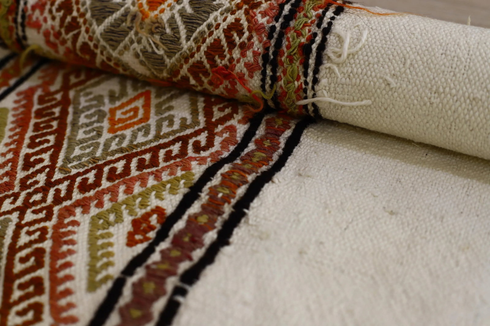 1970s Scandinavian Cream Ethnic Kilim Rug - 11