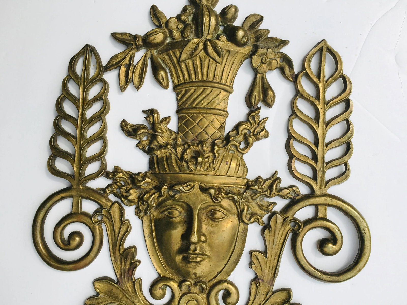 1980s Neoclassical Brass Wall Decoration - 4