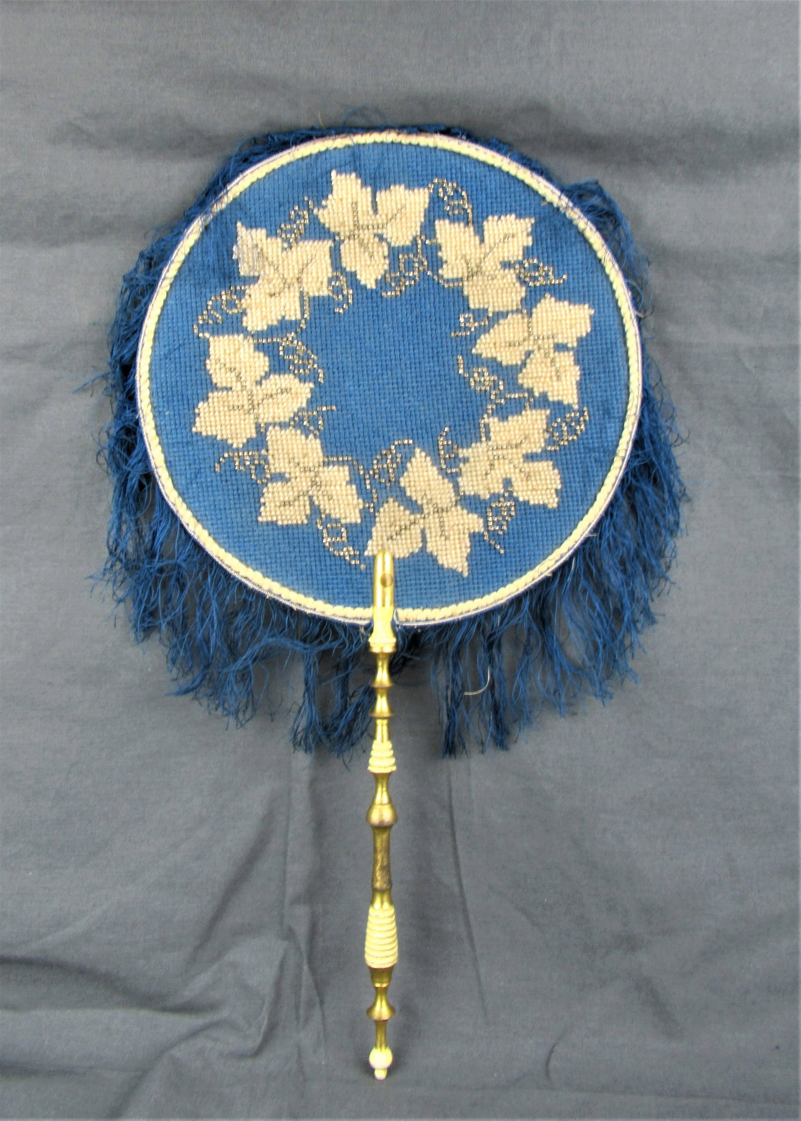 Late 20th Century Victorian Face Screen with Beaded Embroidery and Carved Gilded Handle - 4