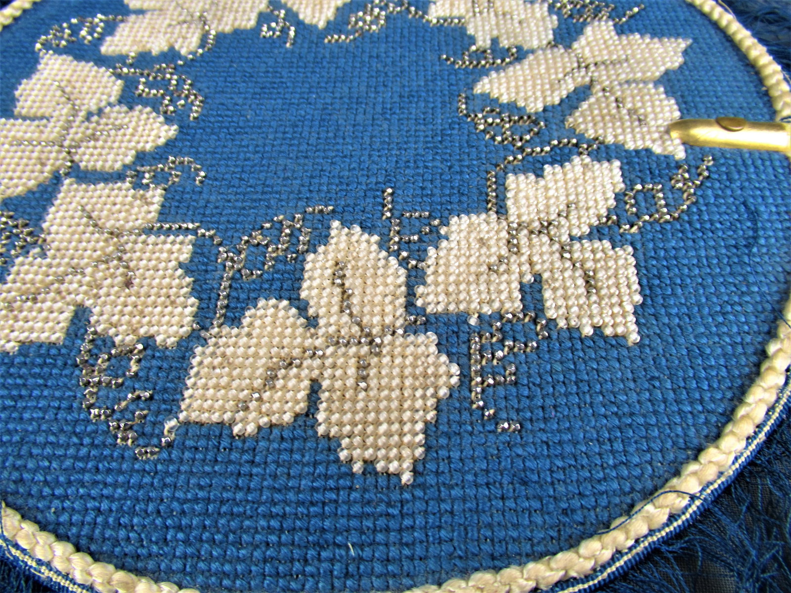 Late 20th Century Victorian Face Screen with Beaded Embroidery and Carved Gilded Handle - 7