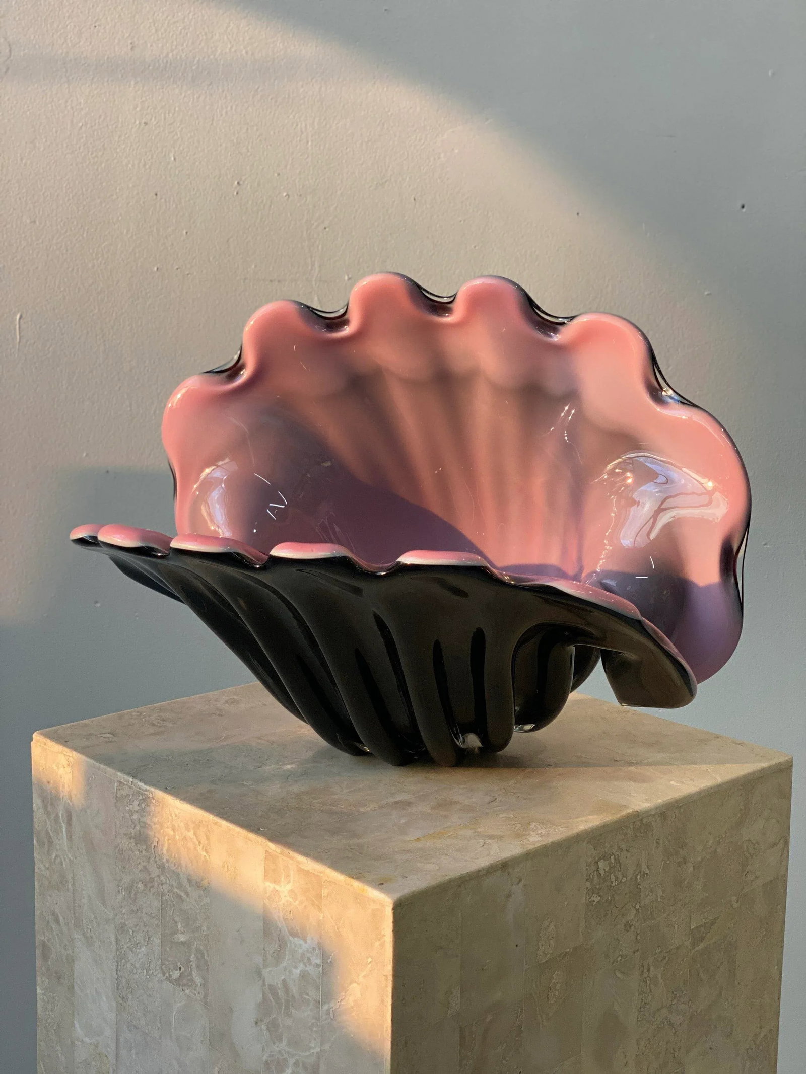 Vintage 1960s Large Scale Black and Pink Murano Clam Shell Centerpiece Bowl Attributed to Archimede - 11