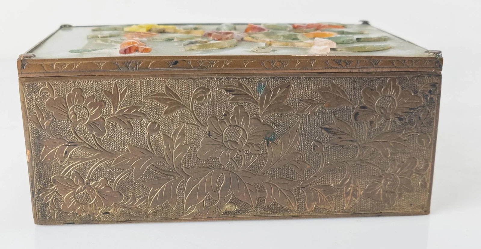 Early 20th Century Chinese Export Chinoiserie Bronze Box With Soapstone and Carnelian Agate - 5