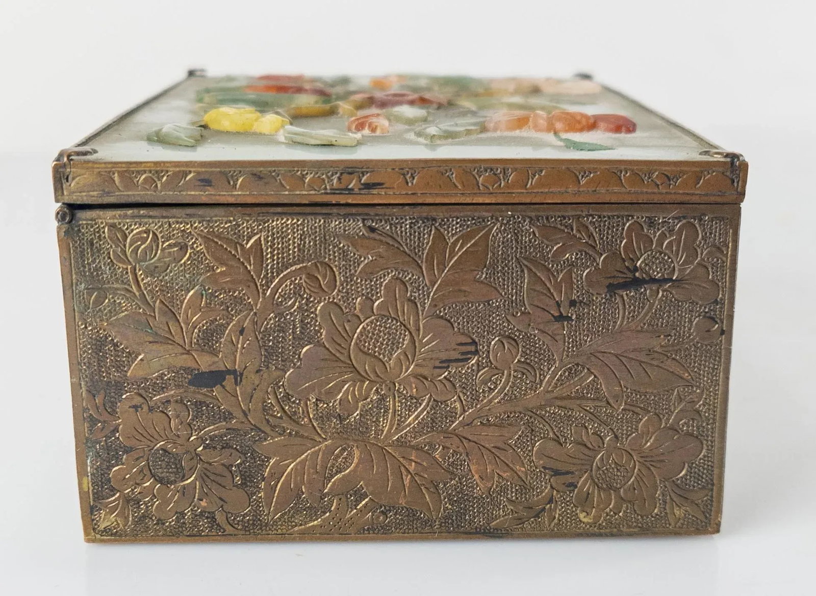 Early 20th Century Chinese Export Chinoiserie Bronze Box With Soapstone and Carnelian Agate - 6