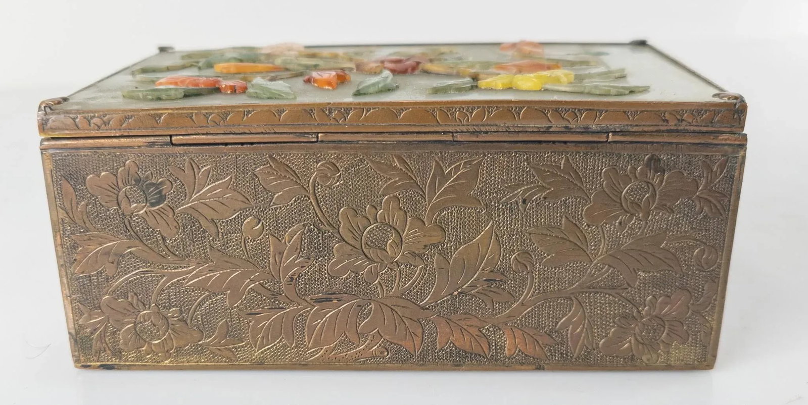 Early 20th Century Chinese Export Chinoiserie Bronze Box With Soapstone and Carnelian Agate - 7