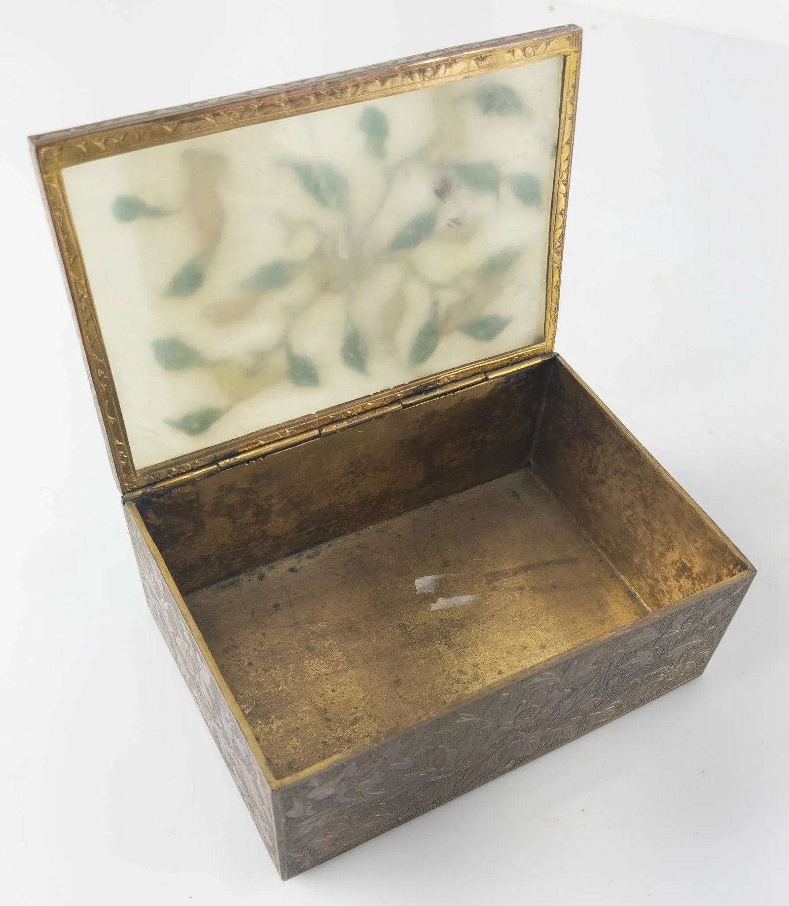 Early 20th Century Chinese Export Chinoiserie Bronze Box With Soapstone and Carnelian Agate - 9
