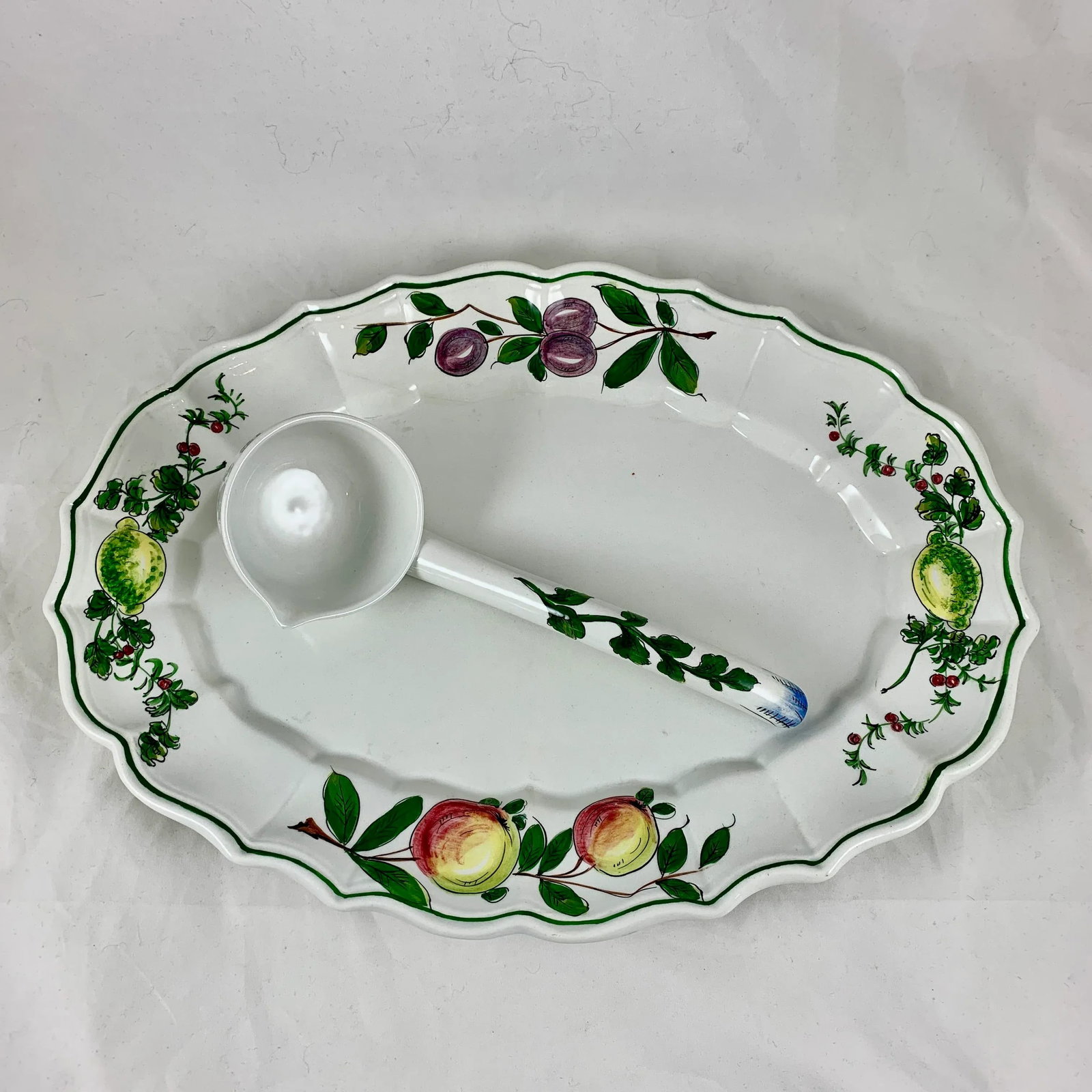 Mid-Century Italian Hand Painted Fish & Fruit Tureen With Ladle & Under Platter - 10