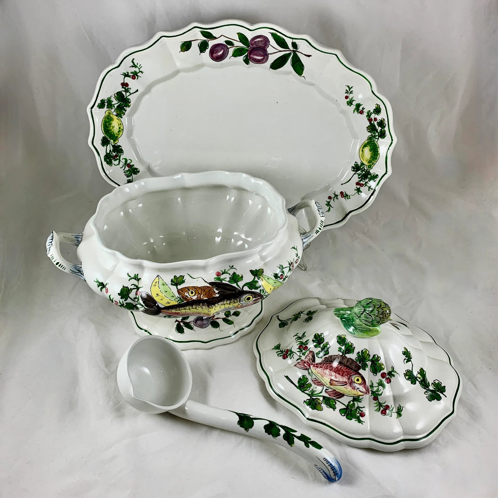Mid-Century Italian Hand Painted Fish & Fruit Tureen With Ladle & Under Platter - 8