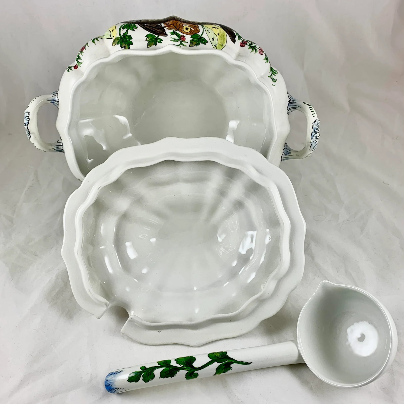 Mid-Century Italian Hand Painted Fish & Fruit Tureen With Ladle & Under Platter - 9