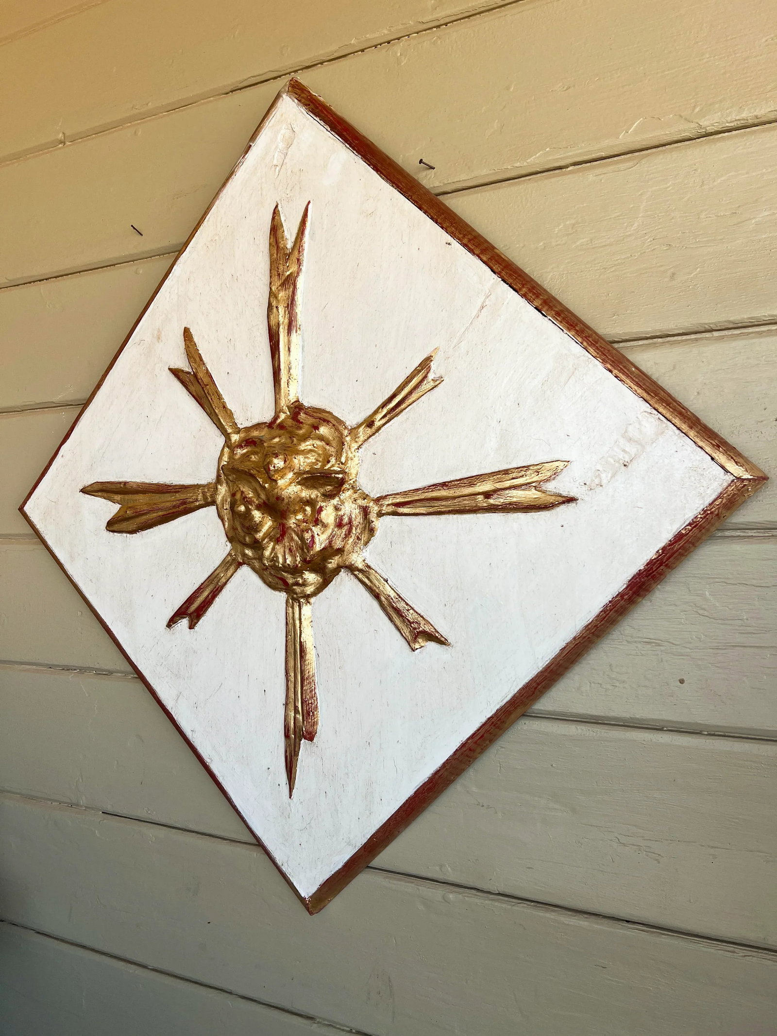 Wall Hanging Italian Baroque Style Giltwood and Gesso Sunburst Panel With Carved Pigeon - 2