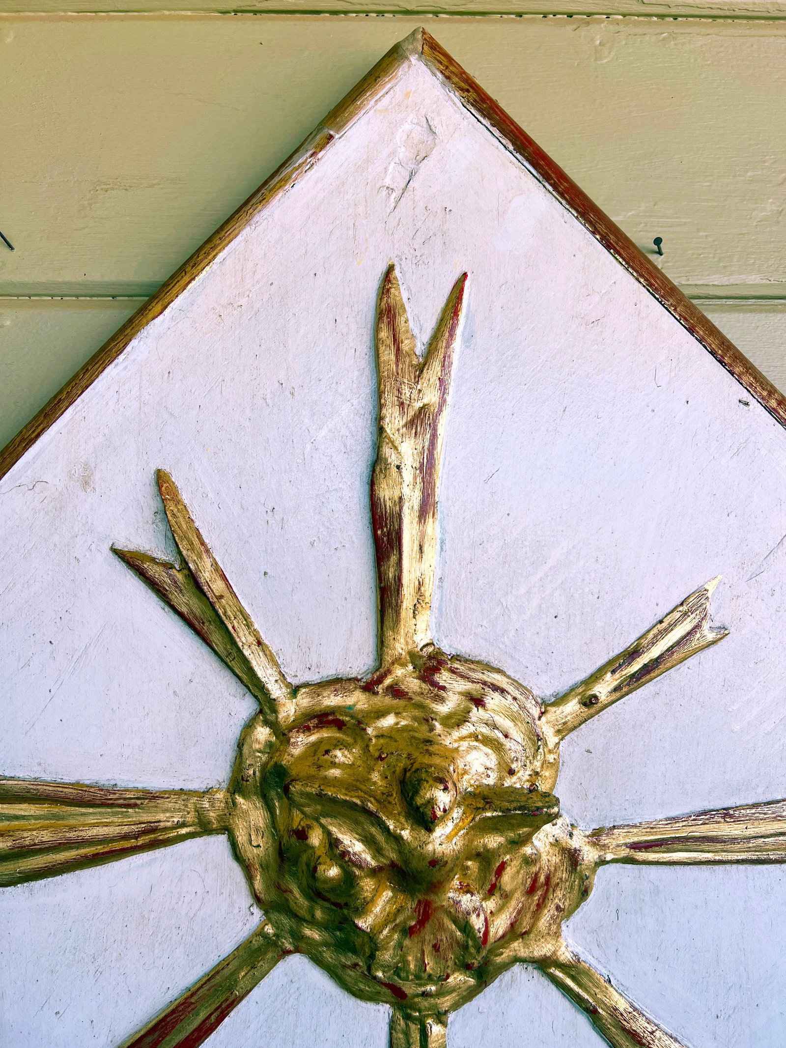 Wall Hanging Italian Baroque Style Giltwood and Gesso Sunburst Panel With Carved Pigeon - 4