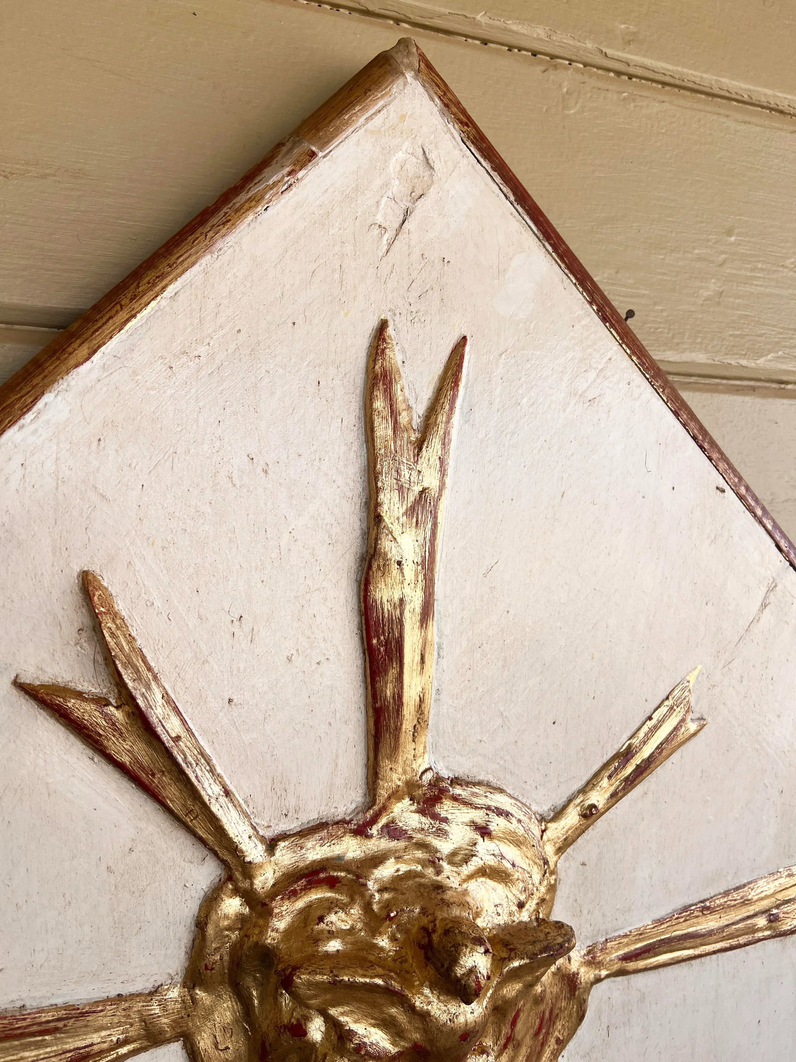 Wall Hanging Italian Baroque Style Giltwood and Gesso Sunburst Panel With Carved Pigeon - 9