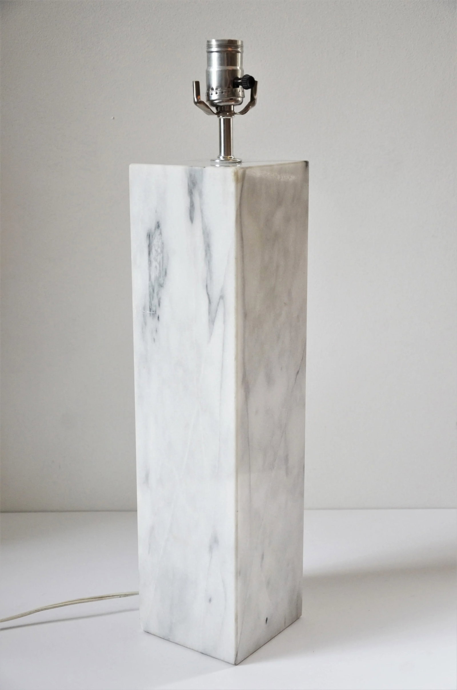 Modernist White Carrara Marble Table Lamp, in the Manner of Walter Von Nessen - 10