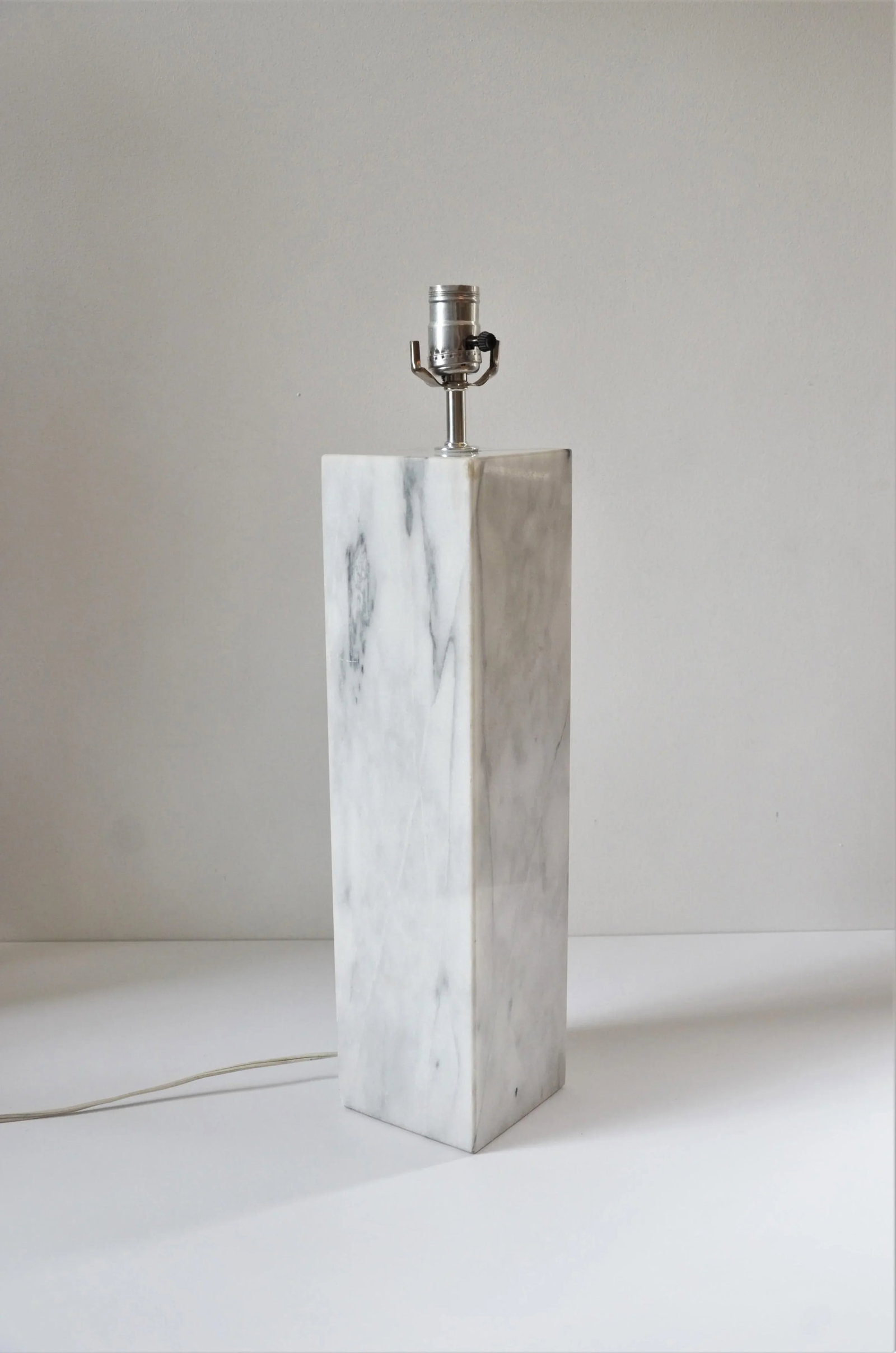 Modernist White Carrara Marble Table Lamp, in the Manner of Walter Von Nessen - 2