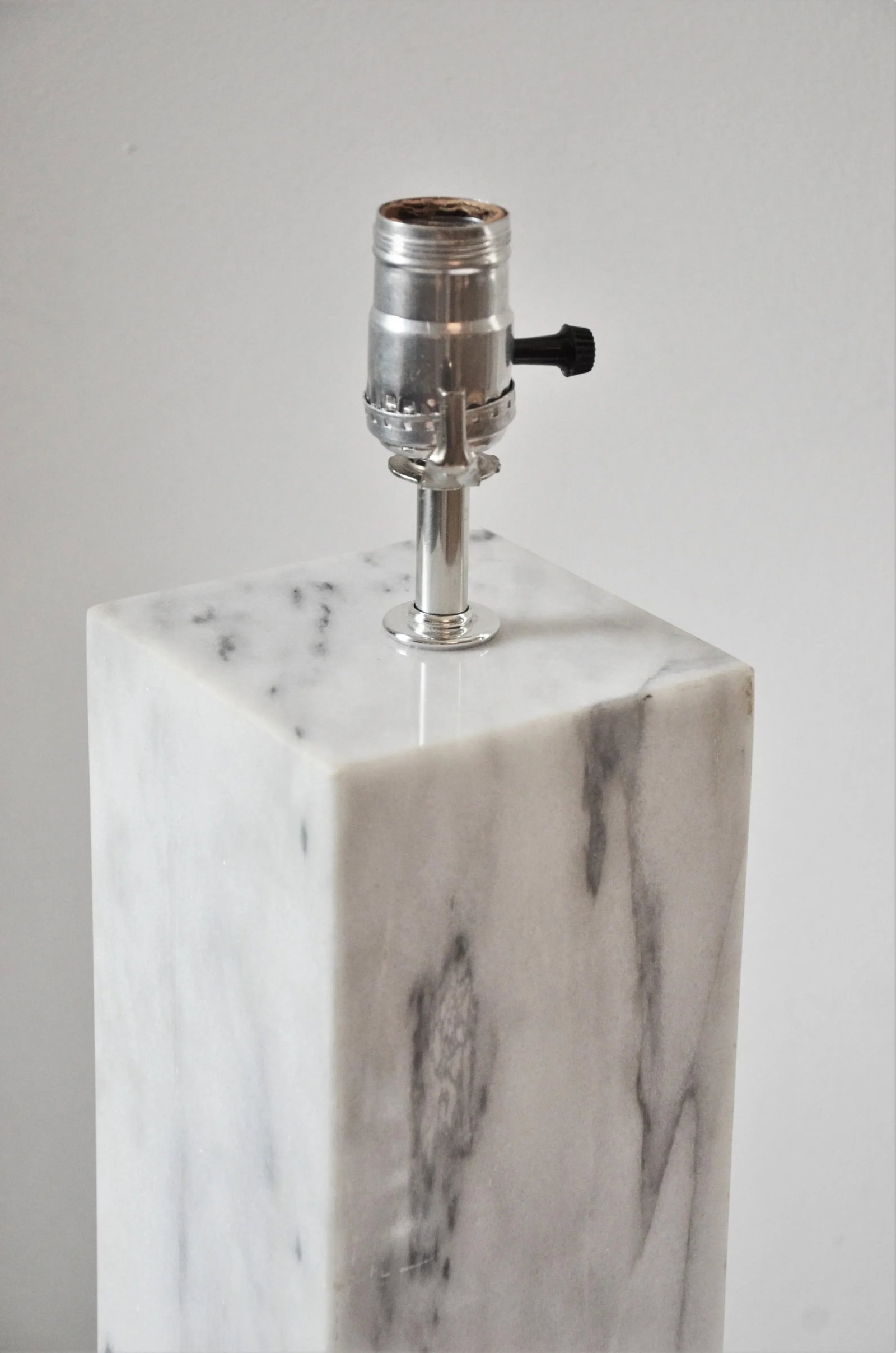 Modernist White Carrara Marble Table Lamp, in the Manner of Walter Von Nessen - 6