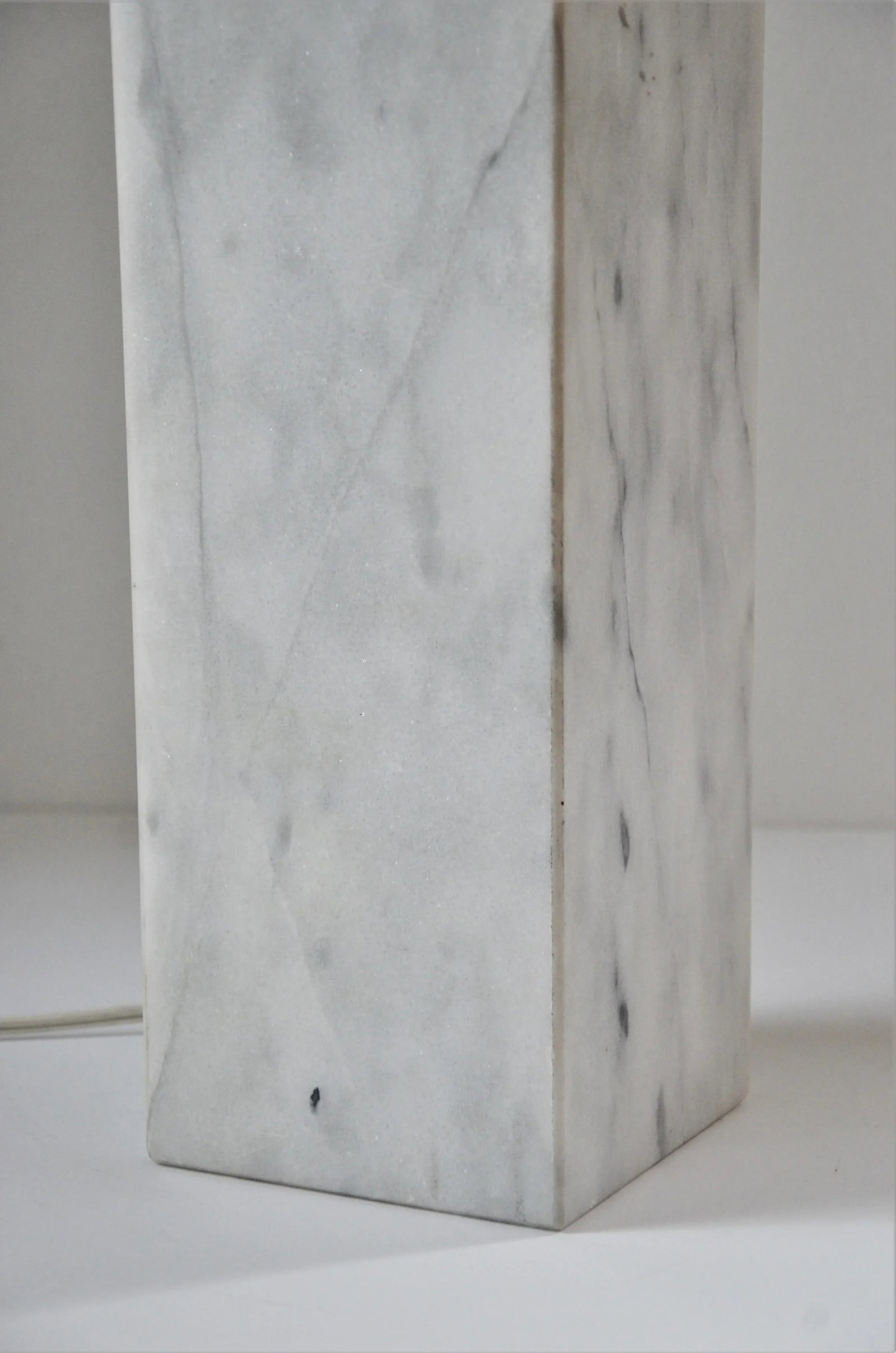 Modernist White Carrara Marble Table Lamp, in the Manner of Walter Von Nessen - 8