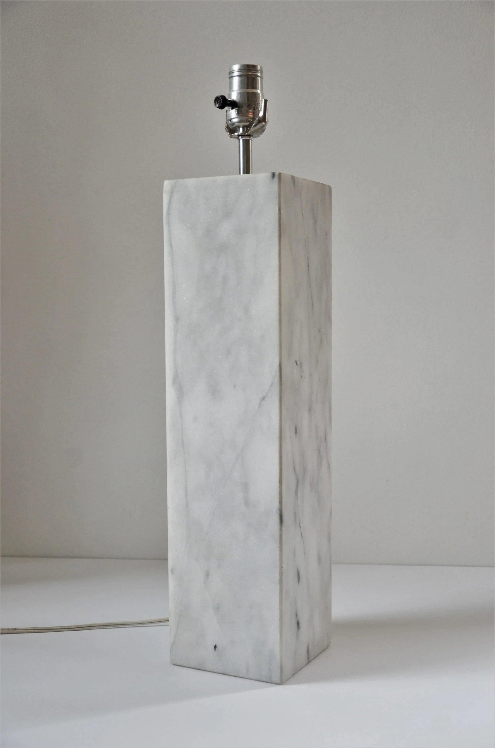Modernist White Carrara Marble Table Lamp, in the Manner of Walter Von Nessen - 9