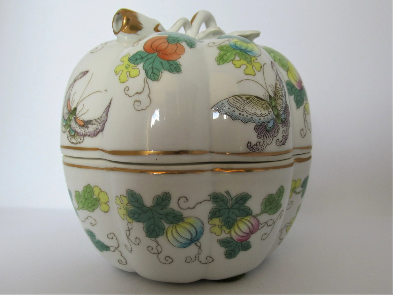 Vintage Chinoiserie Porcelain Pumpkin Shaped Lidded Jar Hand Decorated - 3