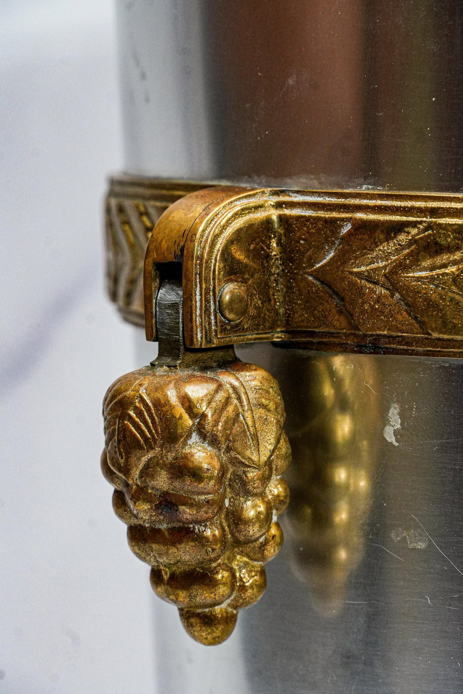 1930s Incredible Art Deco Antique Aluminum Brass Wine Cooler Ice Bucket Grape Design Trophy Presenta - 5