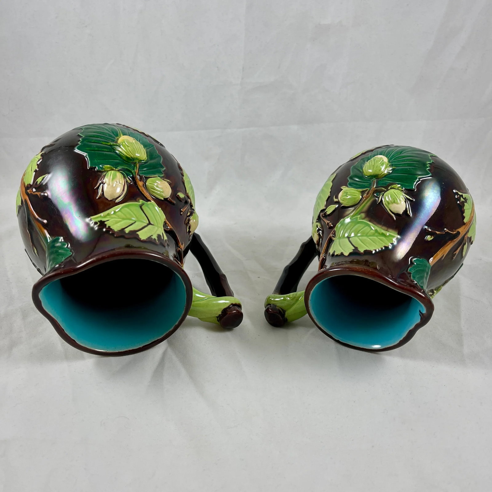 English Minton Aesthetic Movement Majolica Nut, Leaf & Vine Pitchers, a Pair - 11