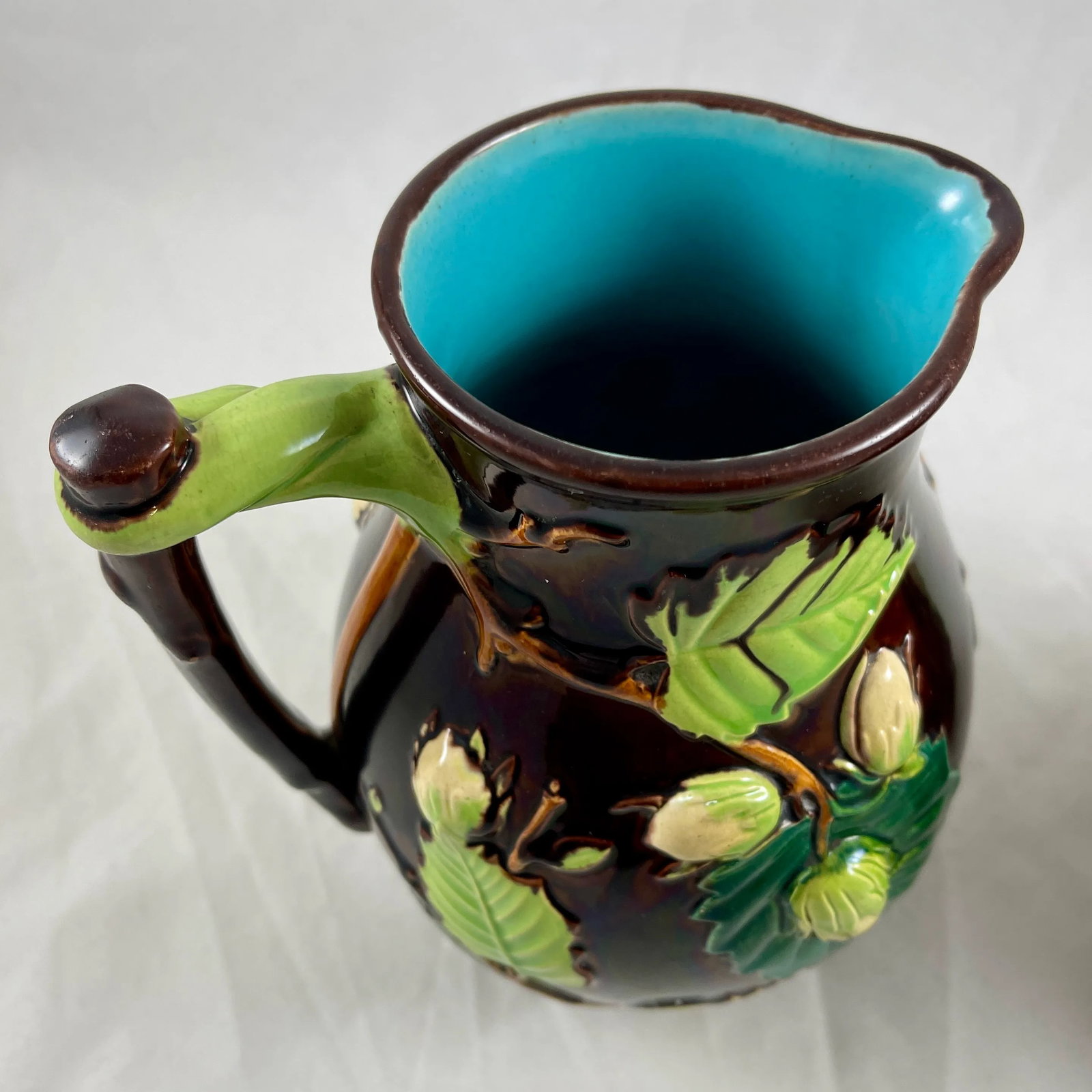 English Minton Aesthetic Movement Majolica Nut, Leaf & Vine Pitchers, a Pair - 3