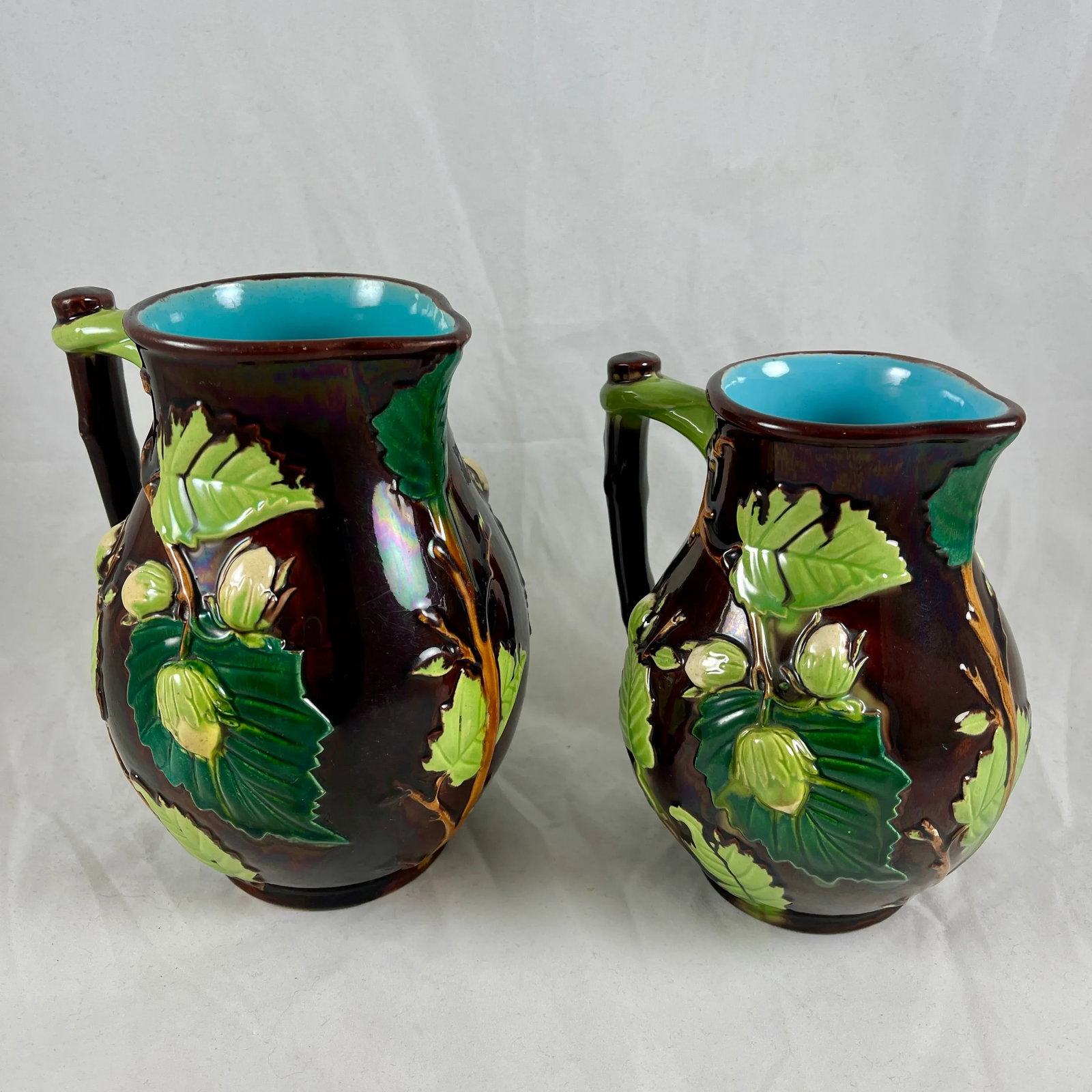 English Minton Aesthetic Movement Majolica Nut, Leaf & Vine Pitchers, a Pair - 6