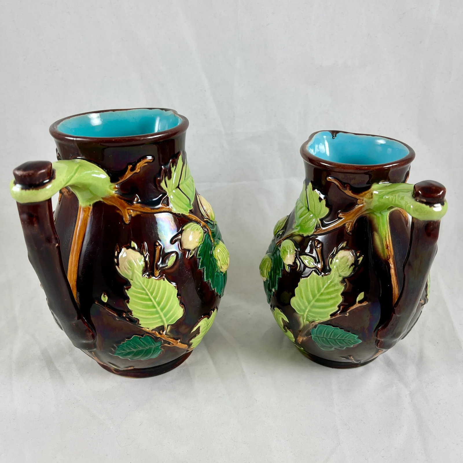 English Minton Aesthetic Movement Majolica Nut, Leaf & Vine Pitchers, a Pair - 8